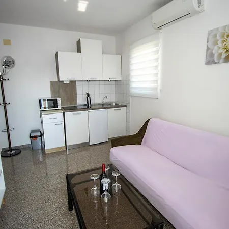 Apartment Vesna *