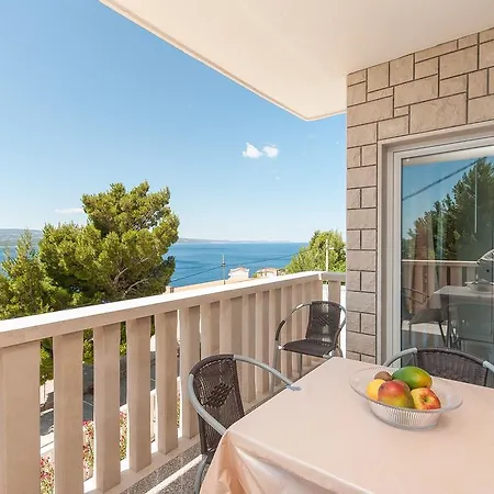 Vesna アパート *