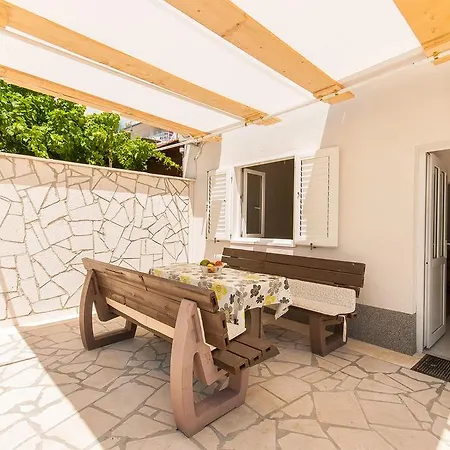 アパート Vesna セリア