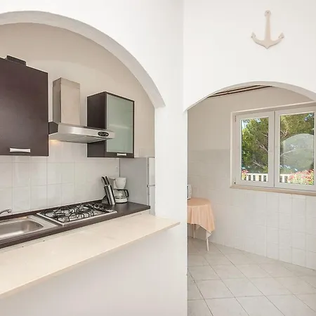 Vesna アパート セリア