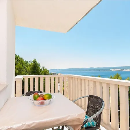 アパート Vesna セリア