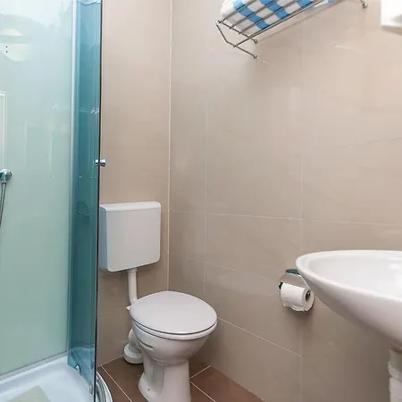 アパート Vesna セリア