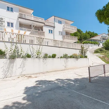 Apartment Vesna *